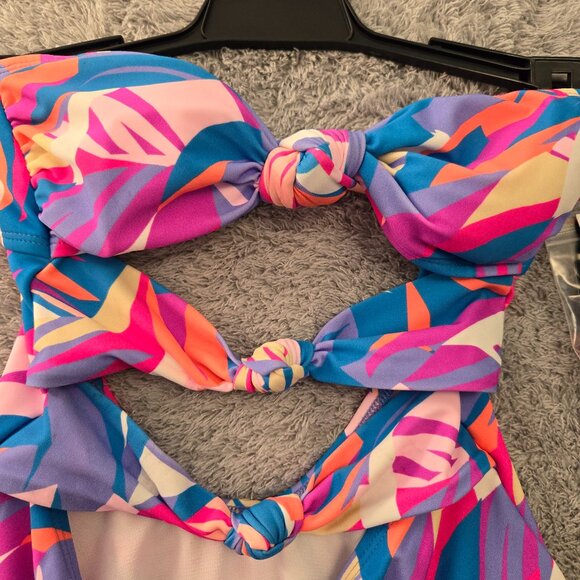 Salt + Cove Juniors Tropical Breeze Knot Multi One Piece Swimsuit XS NWT - Picture 8 of 10